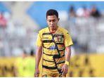 Lucky-Oktavianto-saat-membela-Mitra-Kukar.jpg