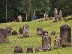 Makam-Papan-Tinggi.jpg