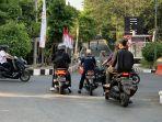Mengendarai-sepeda-motor-relatif-lebih-mudah-dibandingkan-mobil.jpg