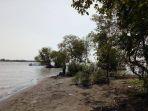 Pantai-Muara-Gemobong.jpg