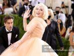 Penampilan-Billie-Eilish-di-Met-Gala-2021-2.jpg