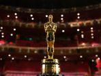 Piala-Oscar-poorstuartcom.jpg