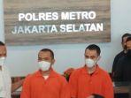 Putra-Siregar-dan-Rico-Valentino-di-Polres-Metro-Jakarta-Selatan-Rabu-1342022.jpg