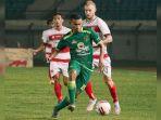 Rivaldi-Bawuo-saat-bagi-Persebaya-Surabaya.jpg