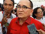 Ruhut-Sitompul-pakai-seragam-PDIP-saat-kampanye-akbar-Djarot.jpg