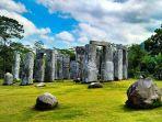 Stonehenge-Yogyakarta.jpg