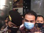 Wakil-Ketua-DPR-Azis-Syamsuddin-usai-memenuhi-panggilan-KPK.jpg
