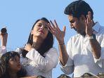 abhishek-bachchan-kanan-dan-aishwarya-rai-bachchan-bersama-putri-mereka-aaradhya.jpg