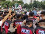 adu-mulut-antara-pihak-kepolisian-dan-massa-aksi-bela-Islam-2503.jpg