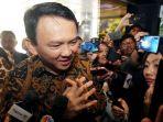 ahok-menjawab-pertanyaan-wartawan-saat-tiba-di-kantor-kementerian-bumn.jpg