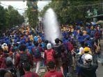 aksi-demo-di-sukabumi-ricuh.jpg