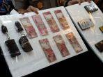barang-bukti-dari-empat-mucikari-kawin-kontrak-yang-ditangkap-polisi.jpg