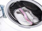 3 Tips Mudah Mencuci Sepatu Menggunakan Mesin Cuci