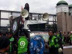 demo-ojol-depan-gedung-dpr-1.jpg