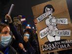 demonstrasi-di-polandia-tentang-aborsi-2.jpg
