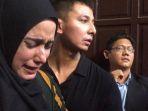 fairuz-a-rafiq-menangis-setelah-jadi-saksi-persidangan-kasus-ikan-asin.jpg