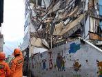 gedung-roboh-di-slipi-5.jpg
