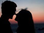ilustrasi-ciuman-123.jpg