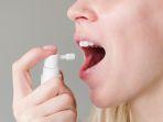 ilustrasi-penggunaan-obat-semprot-mulut.jpg