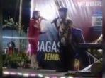 kades-ambruk-dan-meninggal-saat-bernyanyi-bersama-biduan.jpg