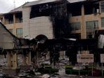 kantor-dprd-papua-barat-pasca-dibakar-massa-pada-senin-1882019-kemarin.jpg