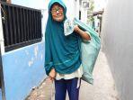 lessi-wanita-61-tahun-yang-memulung-di-sekitaran-bekasi-dan-jakarta-timur-senin-4112019.jpg