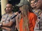 lucinta-luna-saat-dalam-jumpa-pers-di-polres-jakarta-barat-kamis-1322020-3.jpg