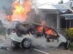 mobil-terbakar-dan-meledak-di-spbu-ternyata-pengemudi-ngecas-hp.jpg