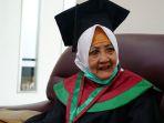 nenek-dapat-gelar-sarjana-di-usia-78-tahun.jpg