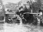 pada-8-januari-malam-hingga-9-januari-1932-dini-hari-hujan-deras-mengguyur-batavia.jpg