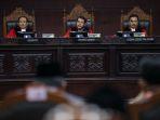 para-hakim-di-sidang-putusan-sengketa-pilpres-2019-di-mahkamah-konstitusi.jpg