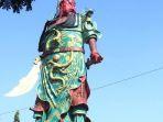 patung-dewa-kwan-kong-saat-masih-berdiri-tegak-1.jpg