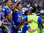 pemain-persib-bandung-meluapkan-kegembiraannya-usai-mengalahkan-arema-fc.jpg