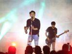 penampilan-group-band-ariel-noah-pada-konser-black-gold-di-kawasan-megamas.jpg