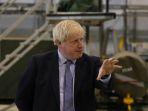 perdana-menteri-inggris-boris-johnson-berbicara-kepada-staf-di-raf-lossiemouth.jpg