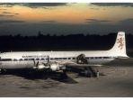 pesawat-dc-7c-yang-mirip-pesawat-caledonia-airways-flight-153.jpg