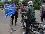 pos-penyekatan-ppkm-darurat-di-Jalan-Lampiri-Jakarta-Timur-1.jpg