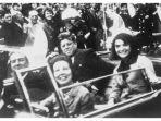 presiden-john-f-kennedy-sesaat.jpg