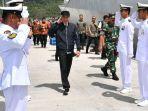 presiden-joko-widodo-meninjau-kapal-perang-kri-usman-harun-359.jpg