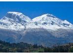 puncak-gunung-huascaran-yang-terselimuti-salju.jpg