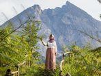 puncak-gunung-merapi-yang-terlihat-begitu-dekat-di-obyek-wisata-kali-talang-klaten-jawa-tengah.jpg