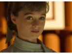 raffey-cassidy-dalam-film-tomorrowland-2015.jpg