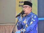 ridwan-kamil-saat-penyerahan-berkas-dokumen-daerah-otonomi-baru.jpg
