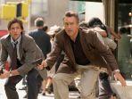 robert-de-niro-dan-edward-burns-dalam-15-minutes-2001.jpg