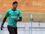 satria-tama-kiper-madura-united.jpg