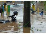 sepeda-motor-terendam-banjir-2.jpg