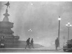 suasana-london-ketika-terjadi-kabut-asap-besar-1952-6.jpg