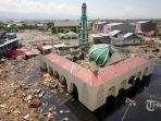 suasana-masjid-baiturrahman-yang-hancur-pascagempa-dan-tsunami-palu-sulawesi-tengah.jpg