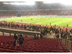 suporter-indonesia-vs-malaysia-rusuh2.jpg