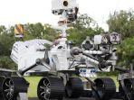 tampilan-close-up-model-ukuran-penuh-dari-perseverance-rover.jpg